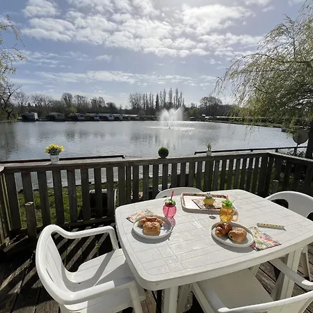 Mobile 2 Au Bord Du Lac, Peche Gratuite Sans Permis *