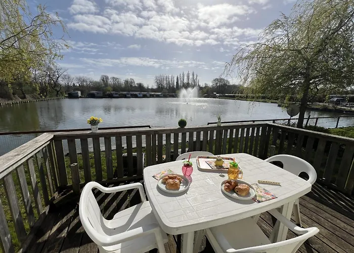 Mobile 2 Au Bord Du Lac, Peche Gratuite Sans Permis *